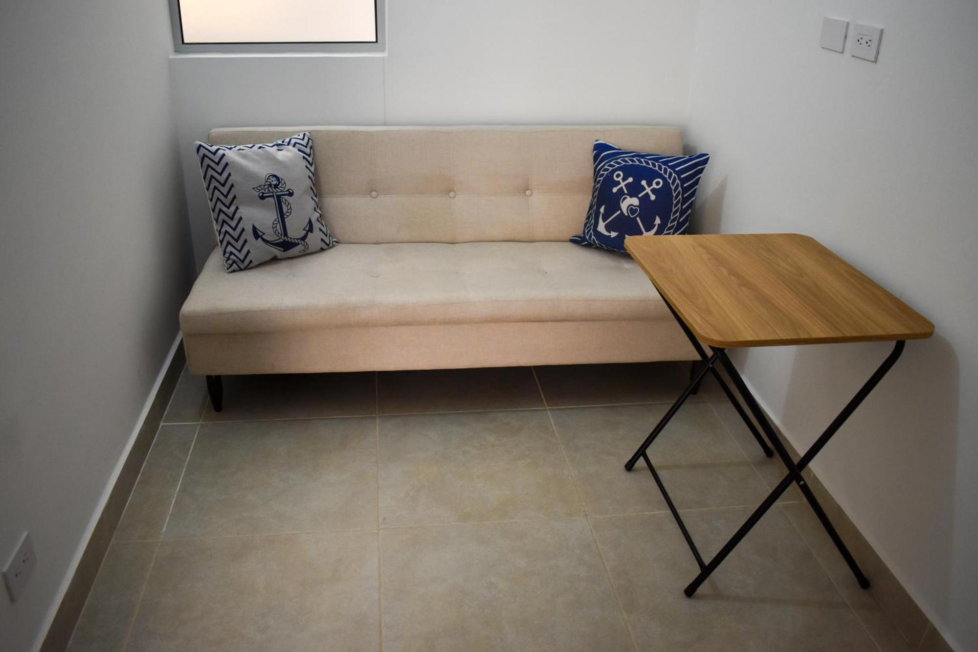 Comfortable Close To The 2 Apartment